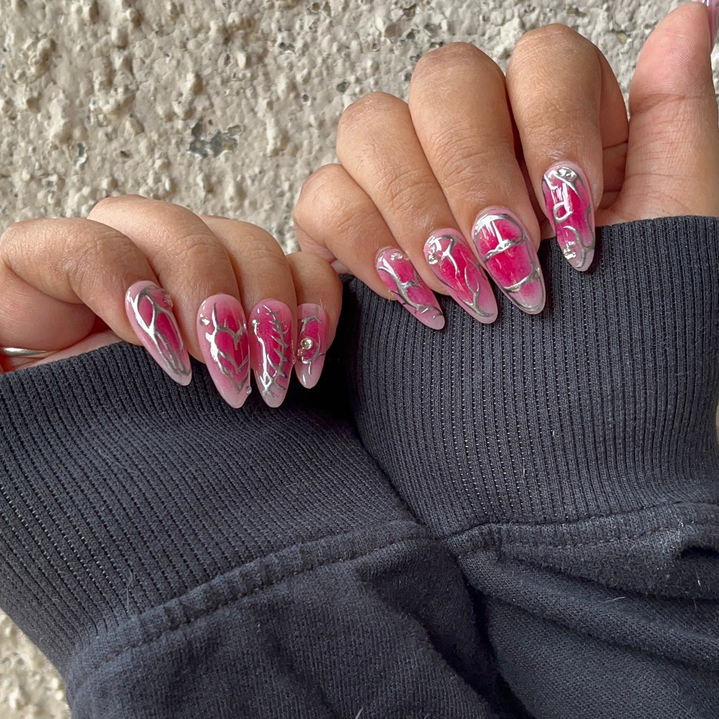 Crimson kiss press on nails