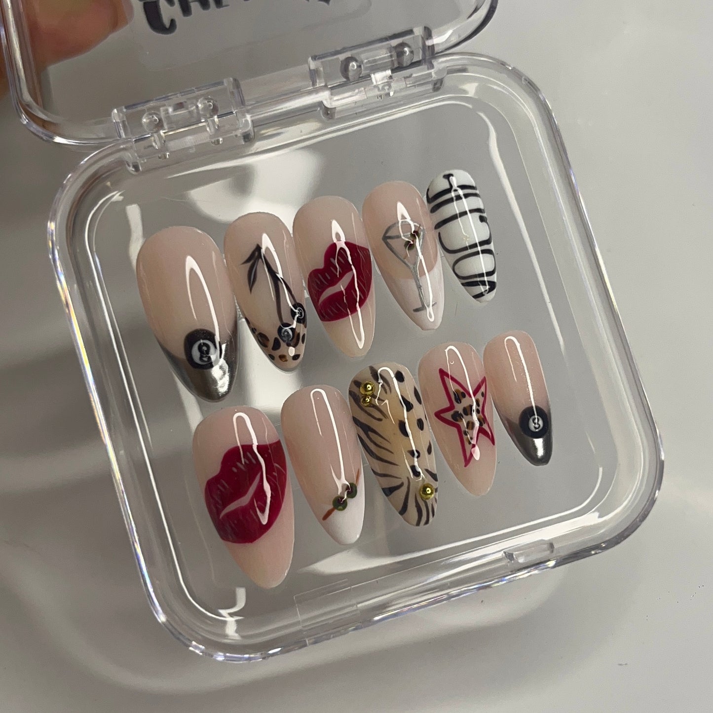 Vogue kiss Press on nails